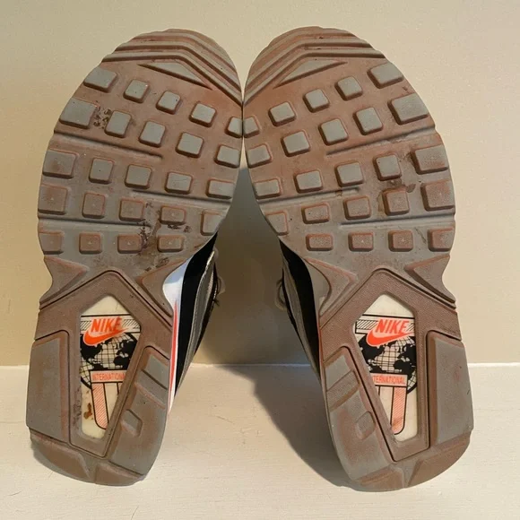 Nike Air Max Size 6.5 Coliseum Sneakers Racer Running Shoes Women’s Orange Black - Picture 5 of 6